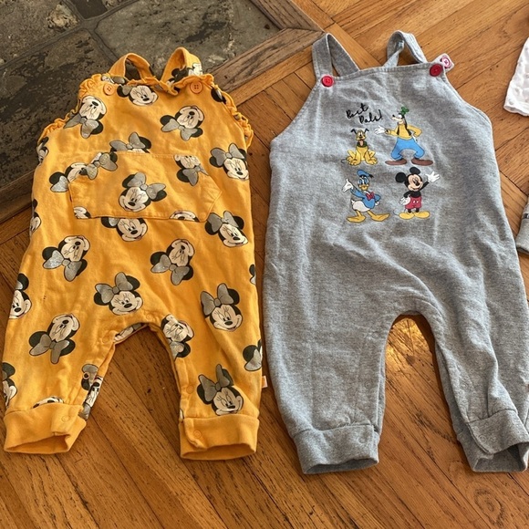 Toddler Girl Bundle Of Clothes and Sweaters - Picture 3 of 16